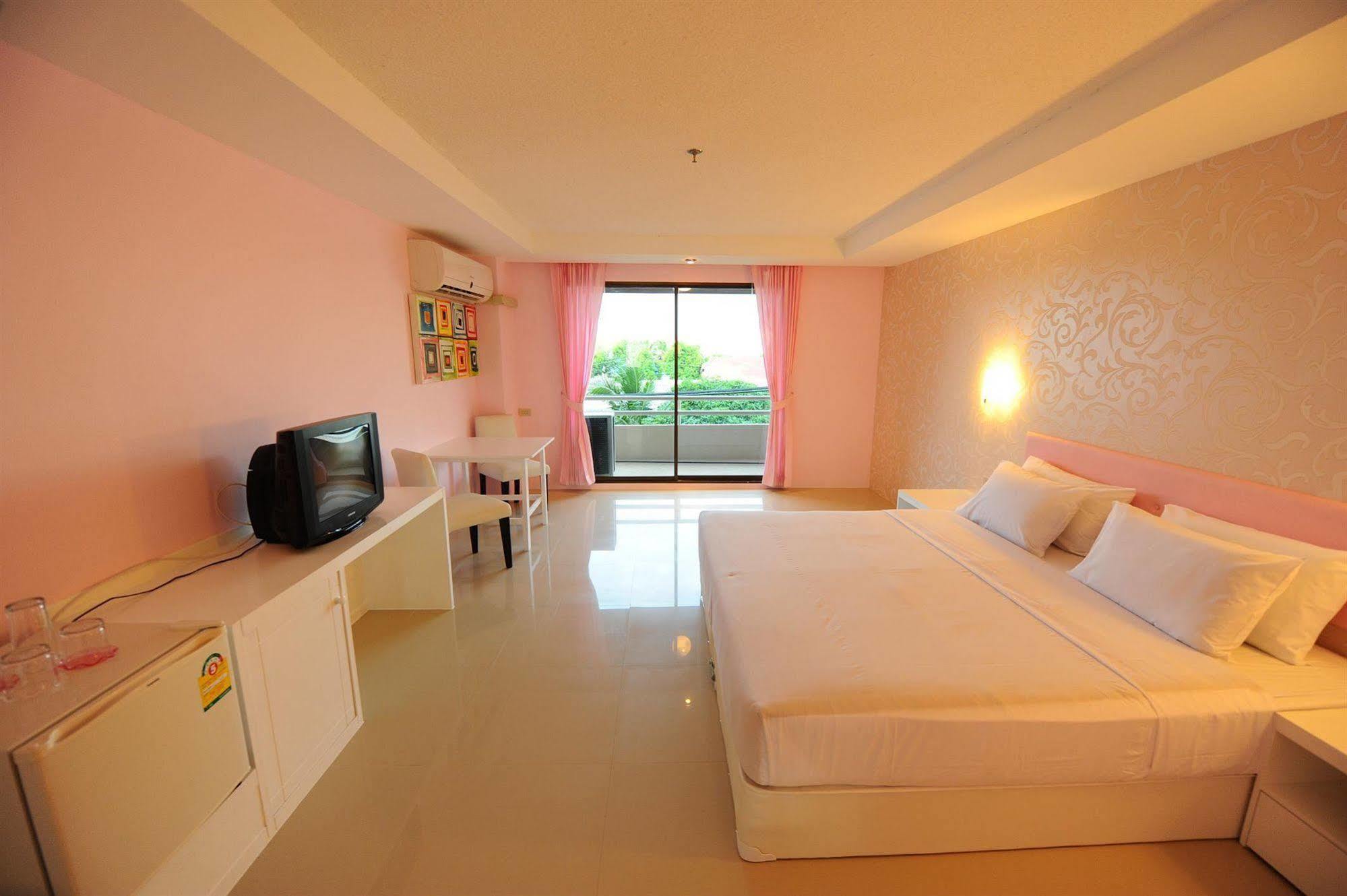 Angket Hip Residence Pattaya Ngoại thất bức ảnh