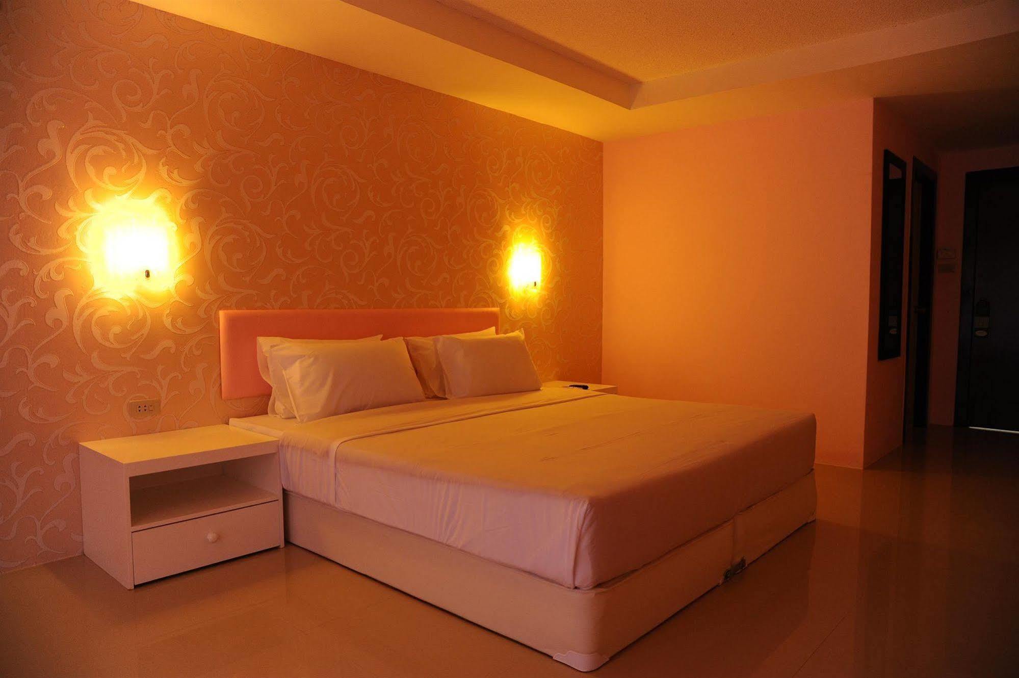 Angket Hip Residence Pattaya Ngoại thất bức ảnh